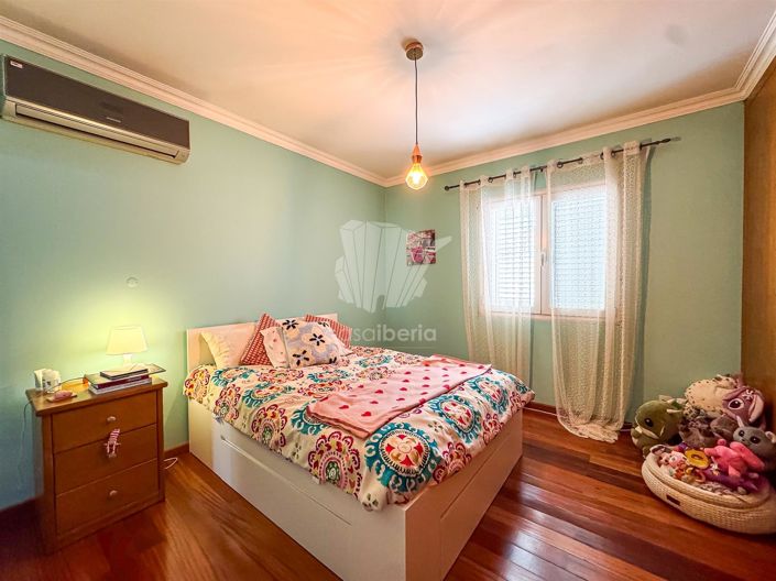 Image No.24-4 Bed House for sale