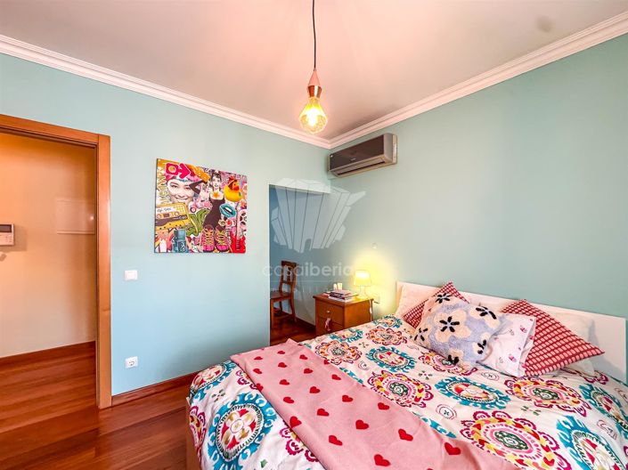 Image No.25-4 Bed House for sale