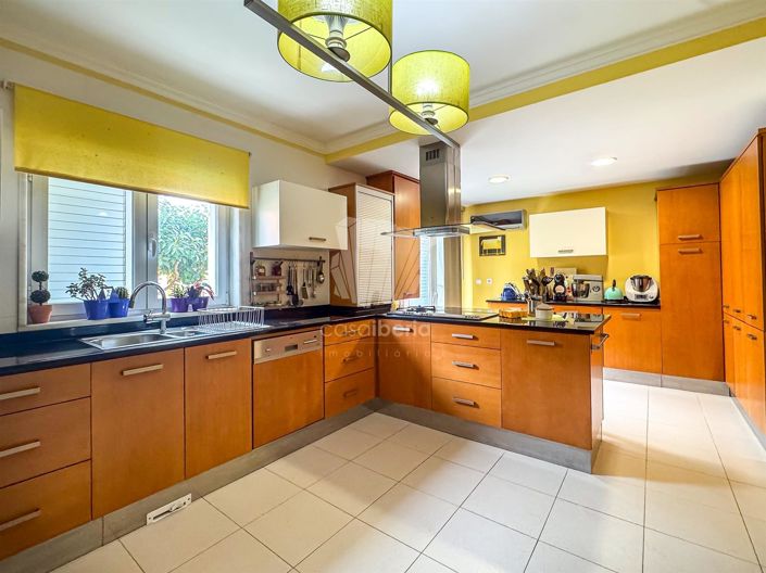 Image No.5-4 Bed House for sale