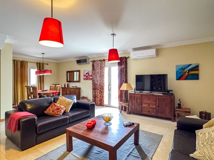 Image No.8-4 Bed House for sale