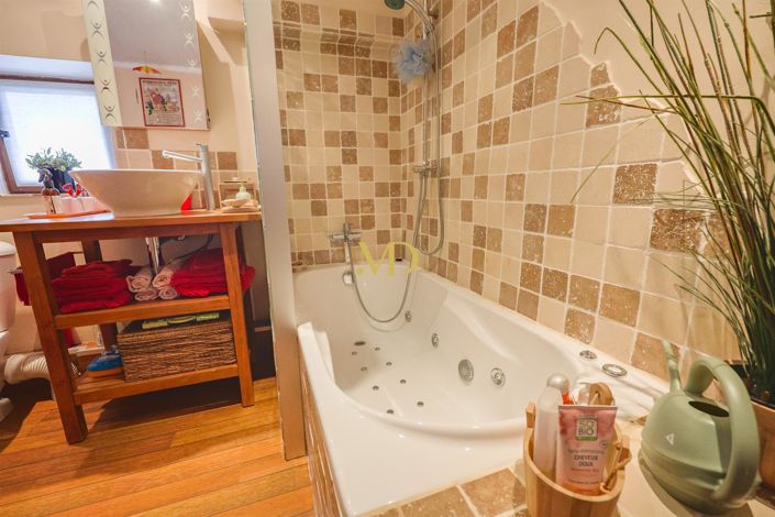 Image No.37-7 Bed House for sale