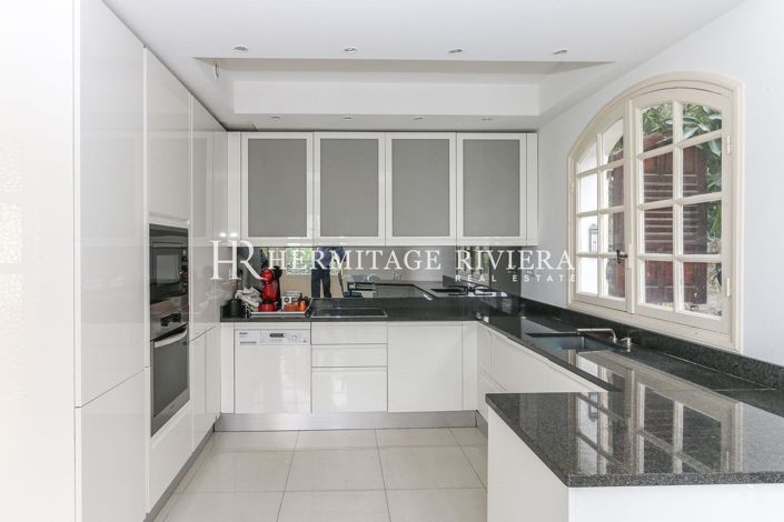 Image No.10-6 Bed House for sale