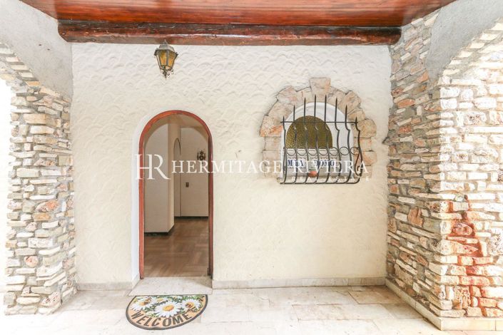 Image No.11-6 Bed House for sale