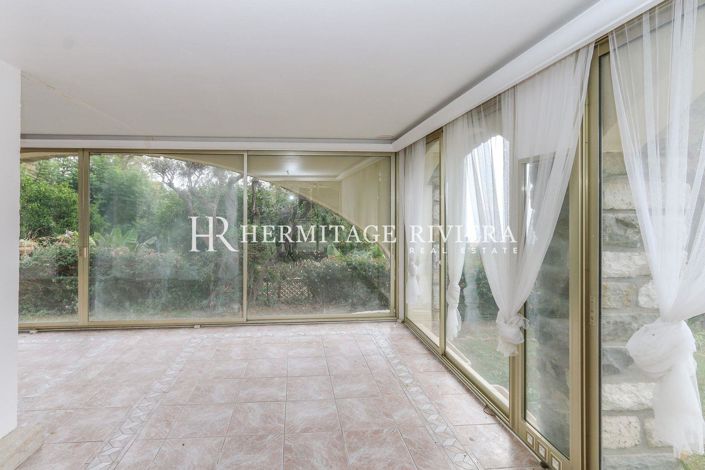 Image No.8-6 Bed House for sale