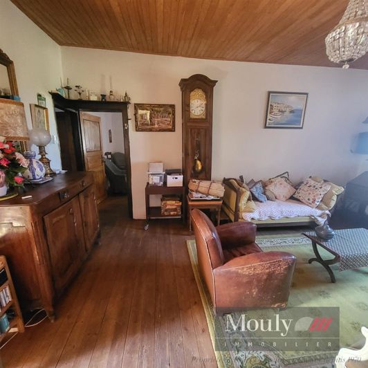 Image No.9-5 Bed House for sale