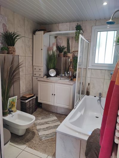 Image No.8-2 Bed House for sale