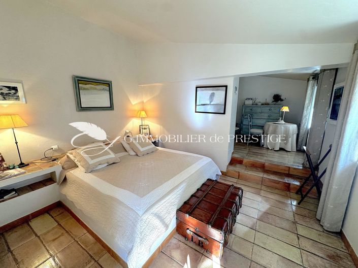 Image No.20-4 Bed House for sale