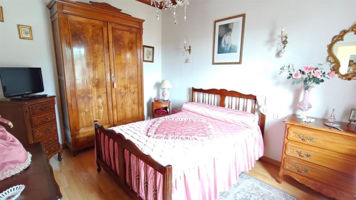 Image No.13-3 Bed House for sale