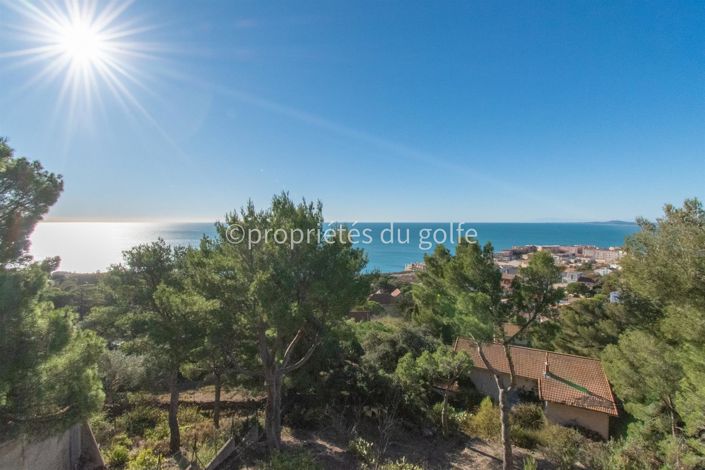 Image No.1-4 Bed House for sale