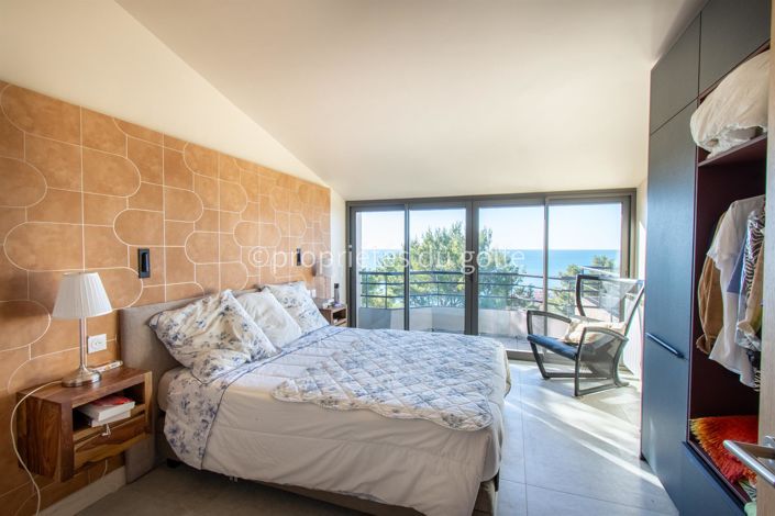 Image No.20-4 Bed House for sale