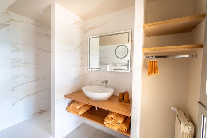 Image No.27-4 Bed House for sale