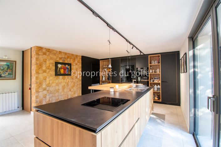 Image No.7-4 Bed House for sale