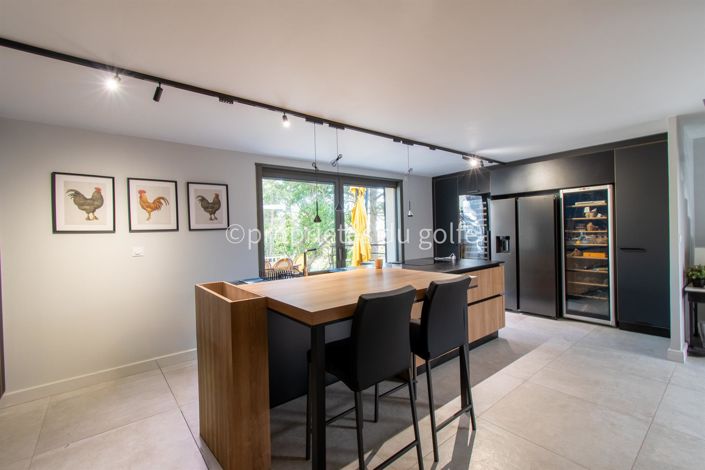 Image No.8-4 Bed House for sale