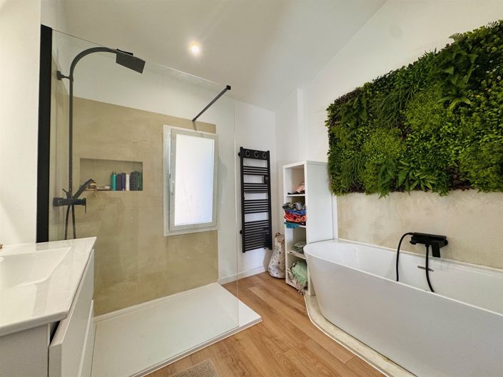 Image No.7-2 Bed House for sale