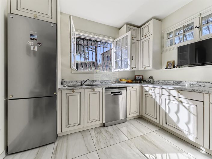 Image No.15-4 Bed House for sale