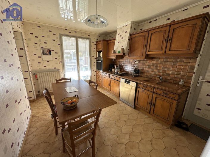 Image No.3-3 Bed House for sale