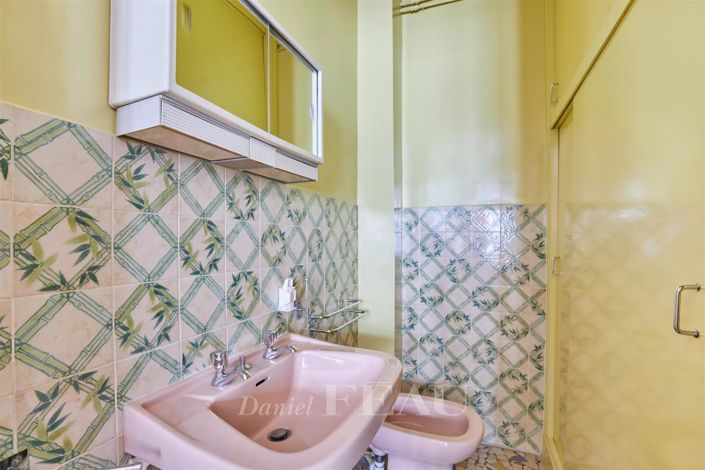 Image No.18-2 Bed Apartment for sale