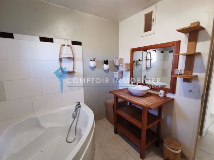 Image No.8-3 Bed House for sale