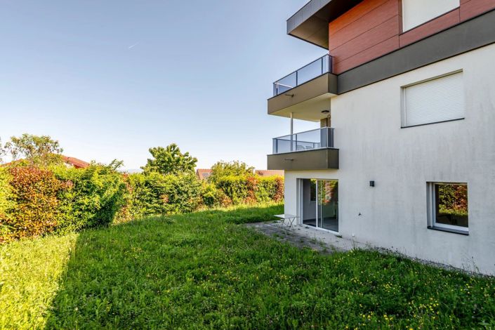 Image No.11-2 Bed Property for sale