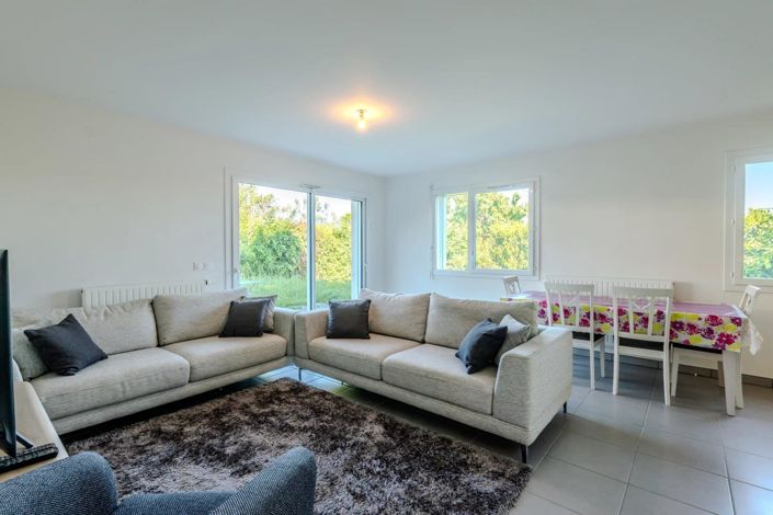 Image No.3-2 Bed Property for sale