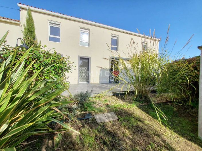 Image No.2-4 Bed House for sale