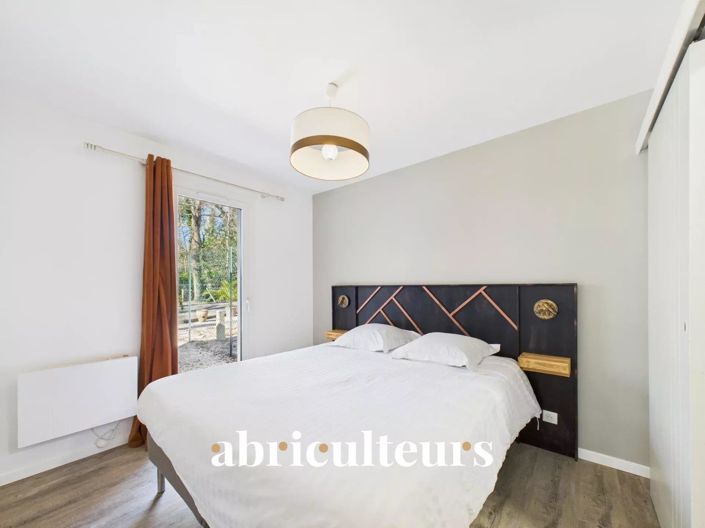 Image No.14-8 Bed House for sale