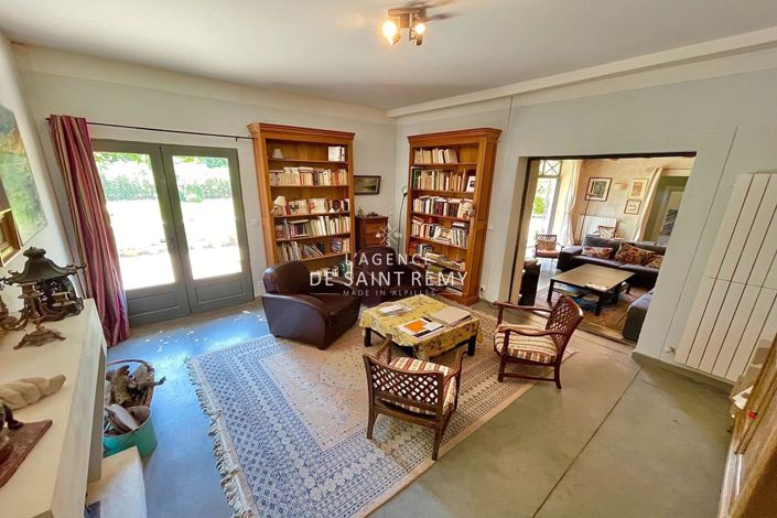 Image No.3-5 Bed House for sale