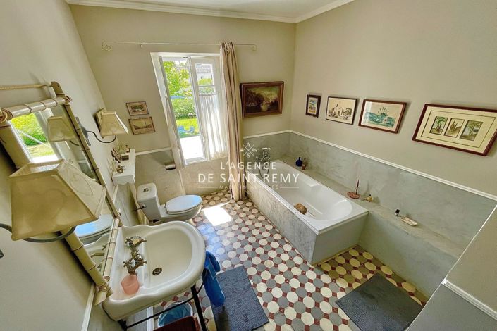 Image No.6-5 Bed House for sale