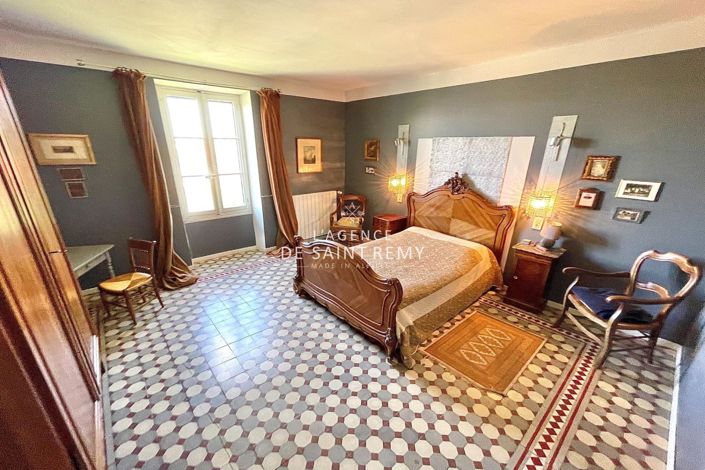 Image No.7-5 Bed House for sale