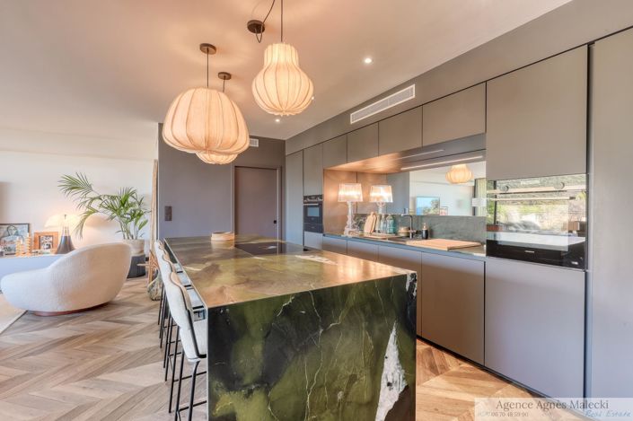 Image No.8-4 Bed Property for sale