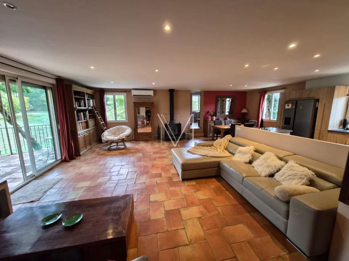 Image No.12-4 Bed House for sale