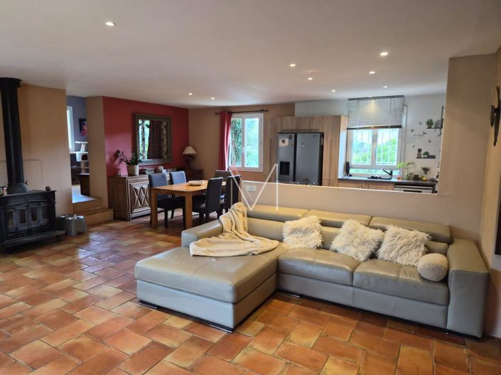 Image No.6-4 Bed House for sale