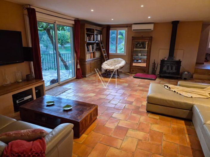 Image No.7-4 Bed House for sale