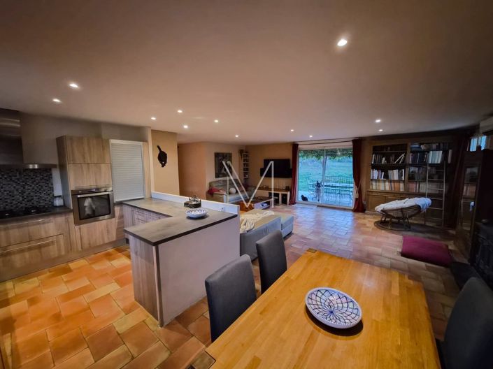 Image No.9-4 Bed House for sale