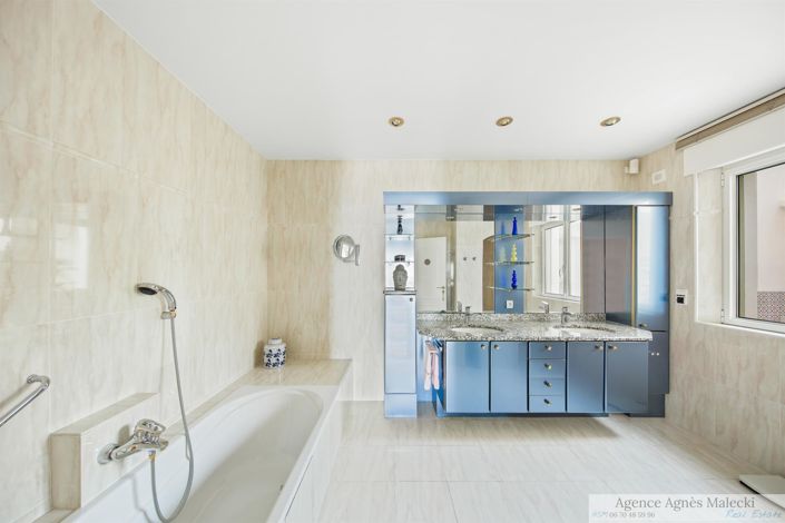 Image No.15-4 Bed House for sale