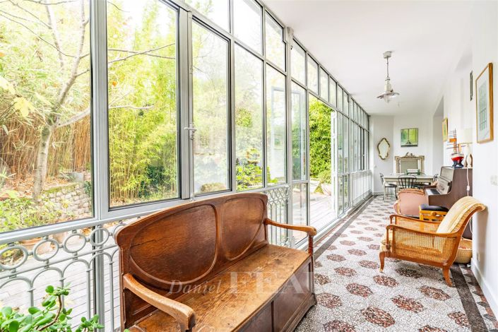 Image No.5-5 Bed House for sale