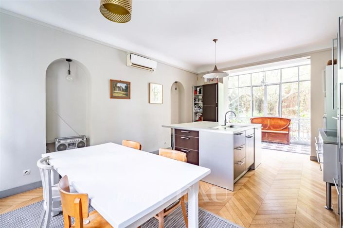 Image No.7-5 Bed House for sale