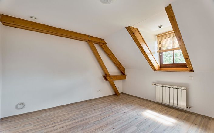 Image No.11-5 Bed House for sale