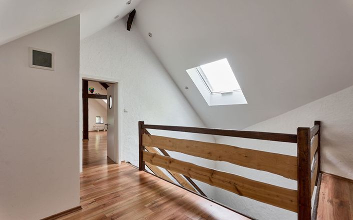 Image No.12-5 Bed House for sale