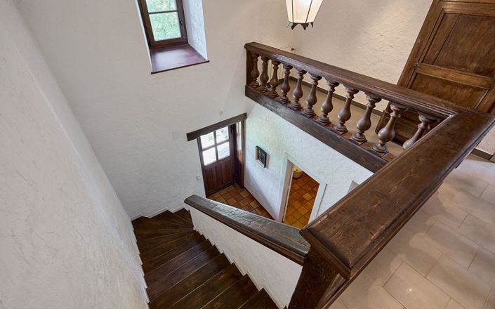 Image No.9-5 Bed House for sale