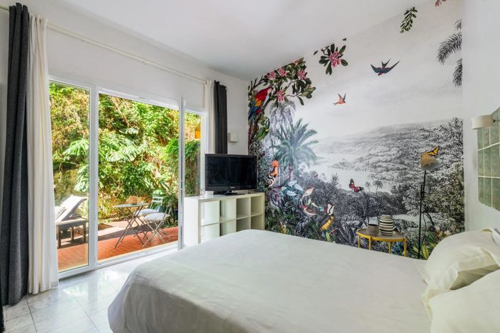 Image No.15-2 Bed Property for sale