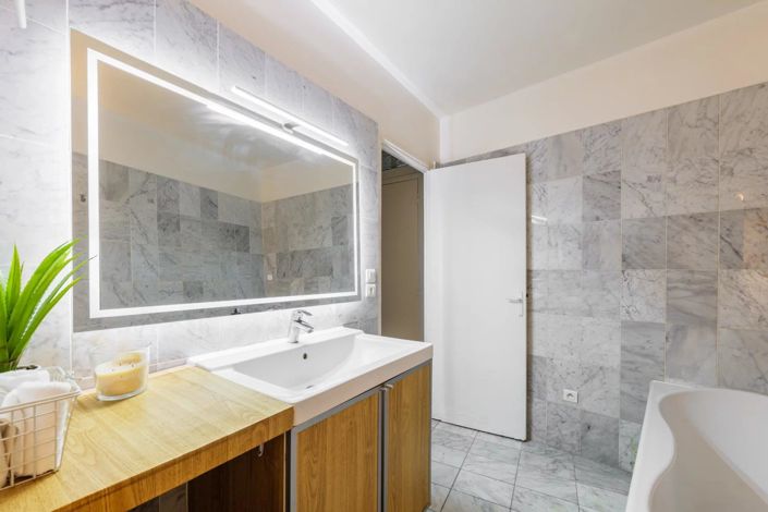 Image No.21-2 Bed Property for sale