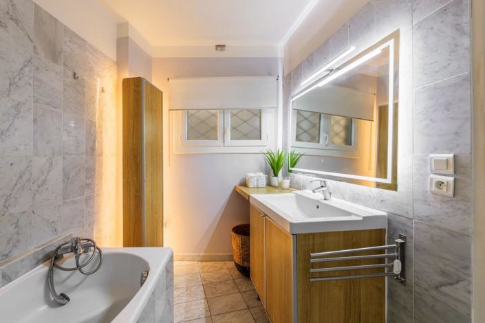 Image No.22-2 Bed Property for sale