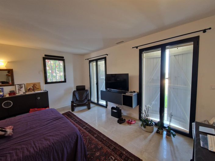 Image No.6-4 Bed House for sale