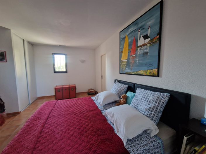 Image No.8-4 Bed House for sale