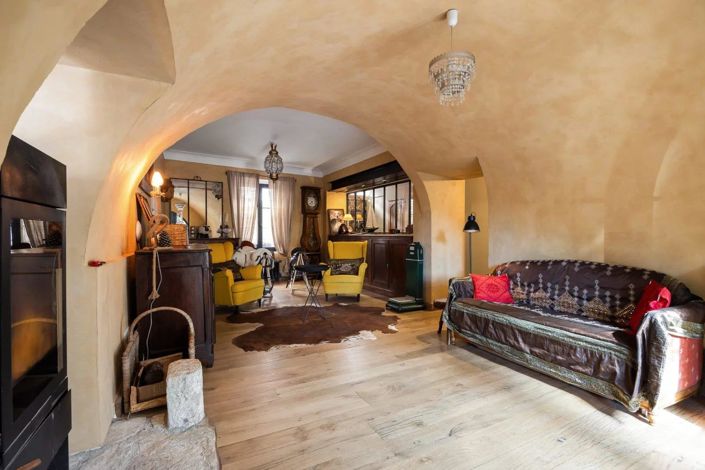 Image No.14-8 Bed House for sale