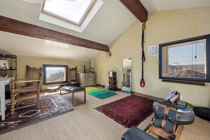 Image No.19-8 Bed House for sale