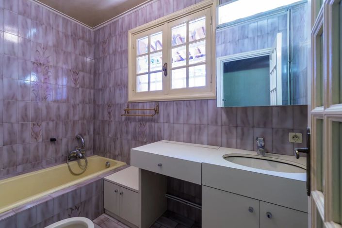 Image No.18-4 Bed House for sale