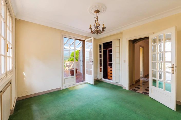 Image No.25-4 Bed House for sale