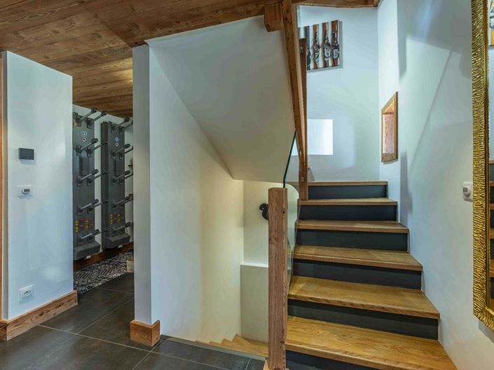 Image No.9-5 Bed House for sale